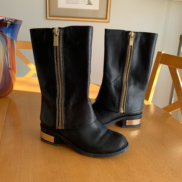 MISMATCH!! Vince Camuto Black Leather π€ Zipper Gold Hardware π Winivie Boots! - Picture 3 of 16